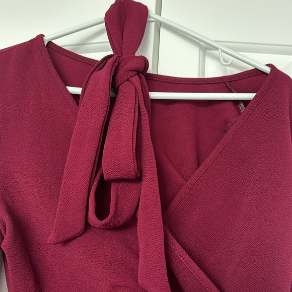Burgundy top - Picture 5 of 6